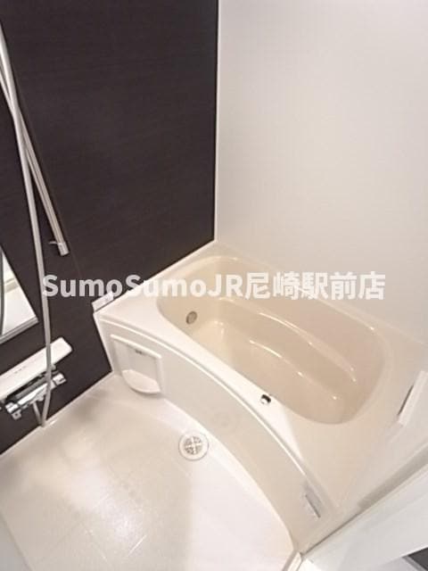 物件内観写真6　(きれいなお風呂です)