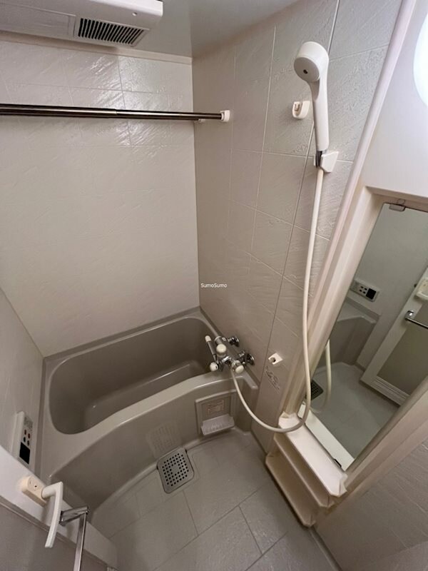 物件内観写真8　(お風呂です)