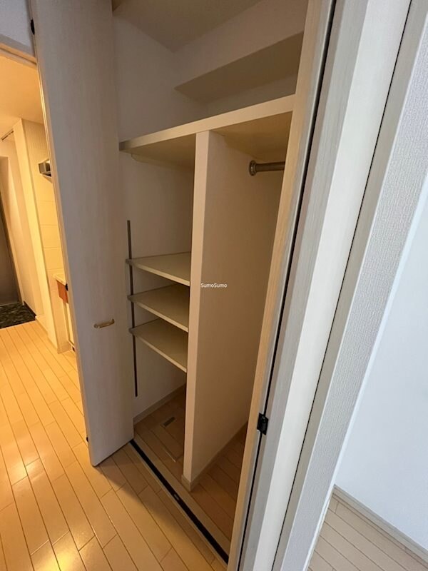 収納(小物を収納するのに便利です)