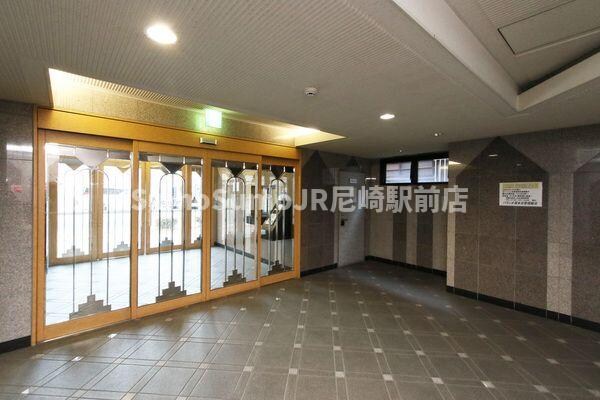 物件外観写真1　(毎日通るロビーはこのようになっています)