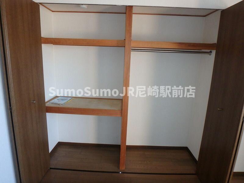 物件内観写真12　(小物を収納するのに便利です)