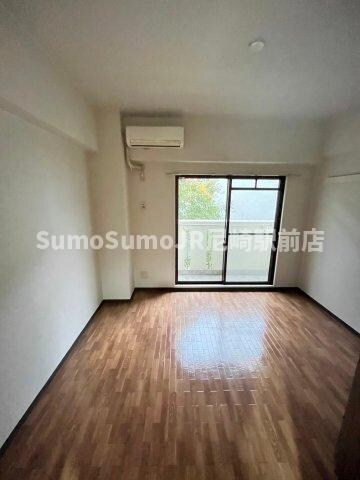 物件内観写真19　(ゆったり過ごせる居間です)