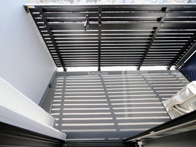 物件内観写真9　(お洗濯にも便利なバルコニー付き)