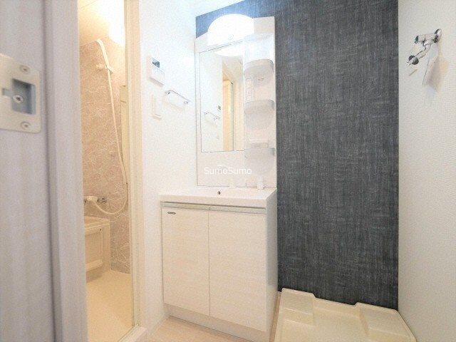 物件内観写真11　(脱衣スペースもあります)