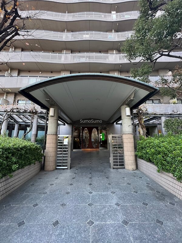 物件外観写真2　(毎日通るエントランスはこのようになっています)