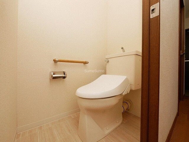 物件内観写真10　(コンパクトで使いやすいトイレです)