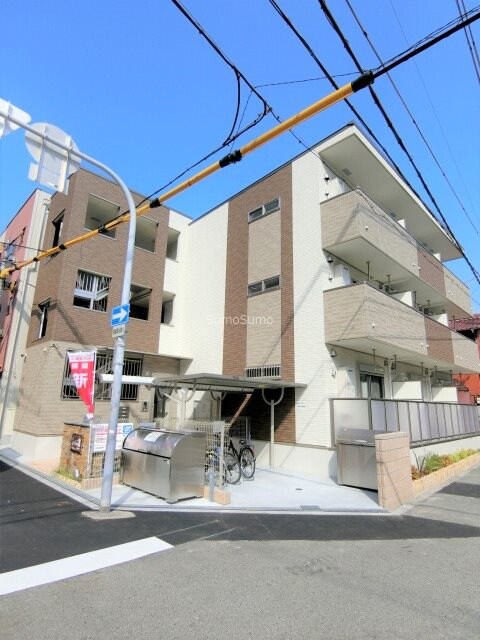 物件外観写真1　(外観もきれいです)