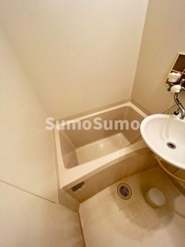 浴室(お風呂で日々の疲れを落としましょう)