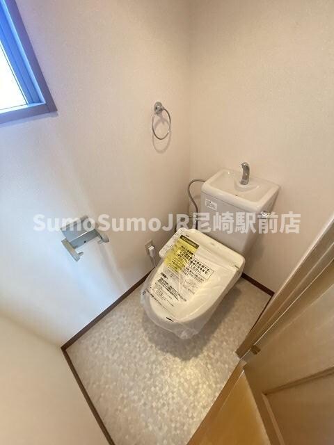 物件内観写真12　(コンパクトで使いやすいトイレです)