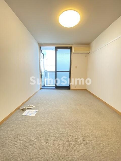 物件内観写真7　(使いやすいリビングです)