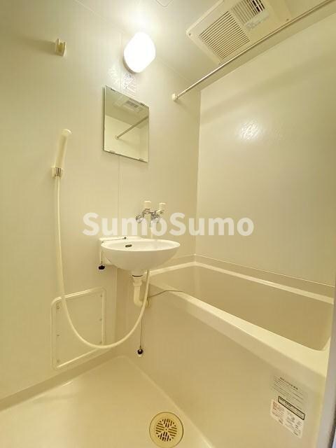 物件内観写真10　(きれいなお風呂です)