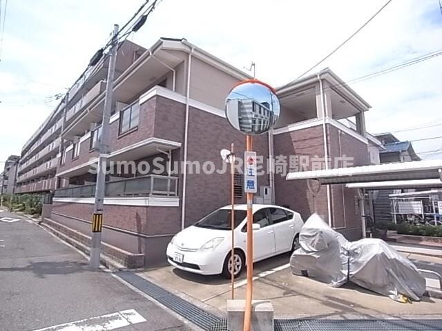 物件外観写真1　(外観もきれいです)