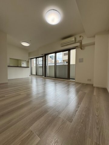 物件内観写真6　(おしゃれなリビングです)