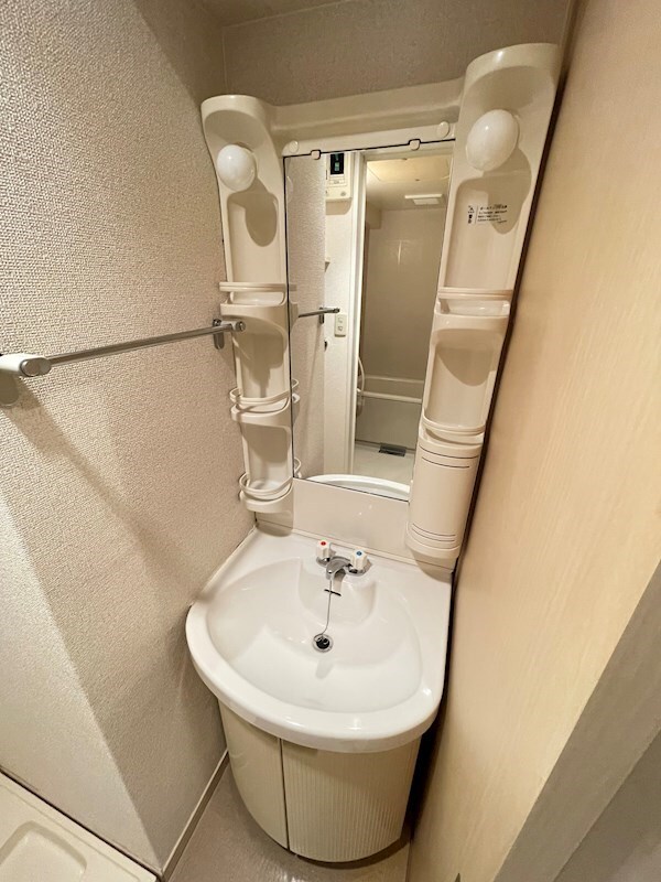 独立洗面台
