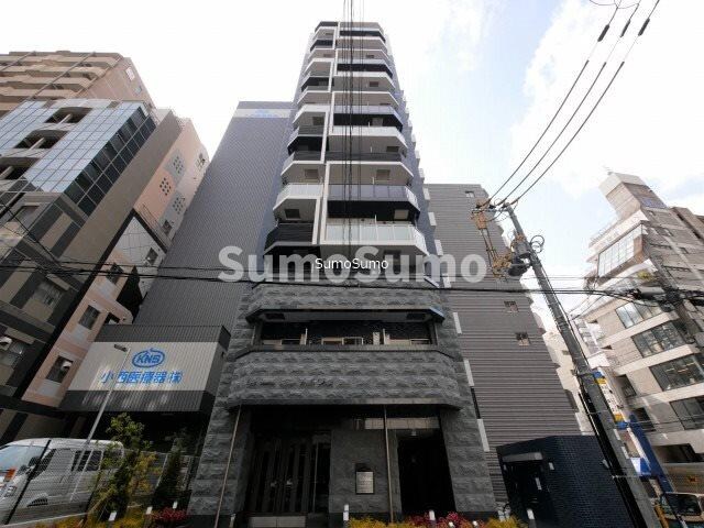 物件外観写真1　(外観は落ち着いています)