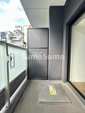 物件内観写真10　(バルコニーからの眺めを楽しみながら食事をしませんか)