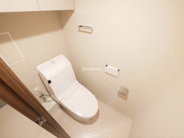 トイレ(落ち着いた色調のトイレです)