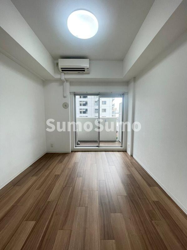 物件内観写真7　(開放的な寝室です)