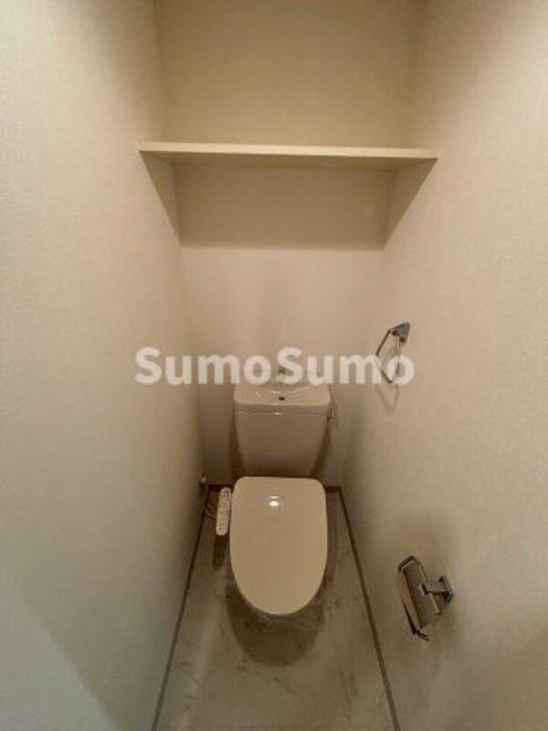 トイレ(落ち着いた色調のトイレです)