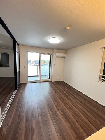 物件内観写真14　(使いやすいリビングです)