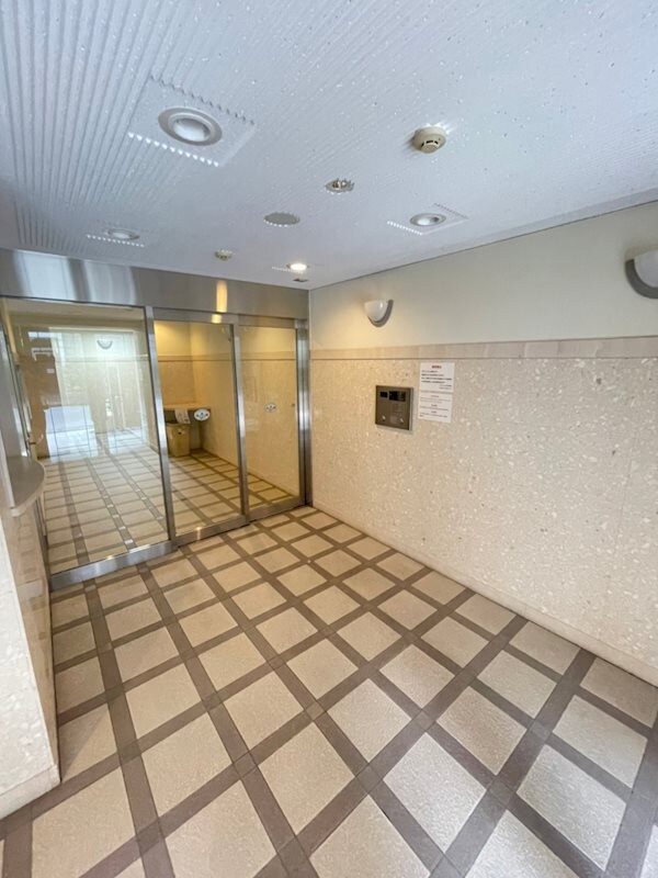 物件外観写真3　(ロビーです)
