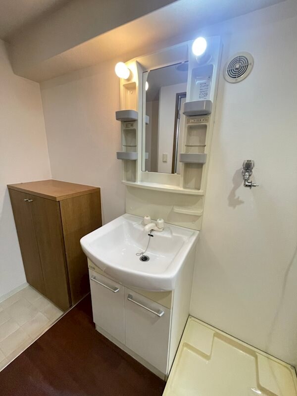 物件内観写真11　(スペースが確保できる洗面所です)