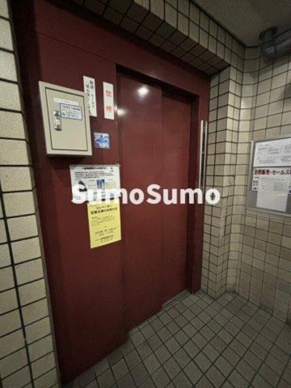 ロビー・ラウンジ(建物の内部です)