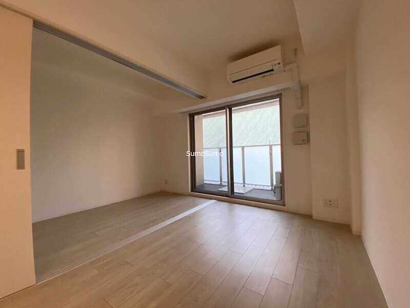 物件内観写真7　(使い勝手のいい寝室です)