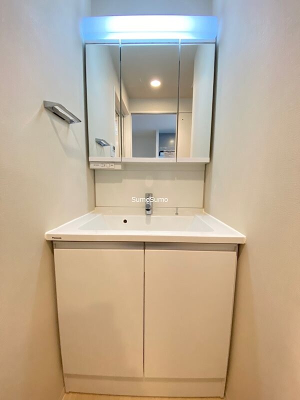 物件内観写真11　(脱衣スペースもあります)