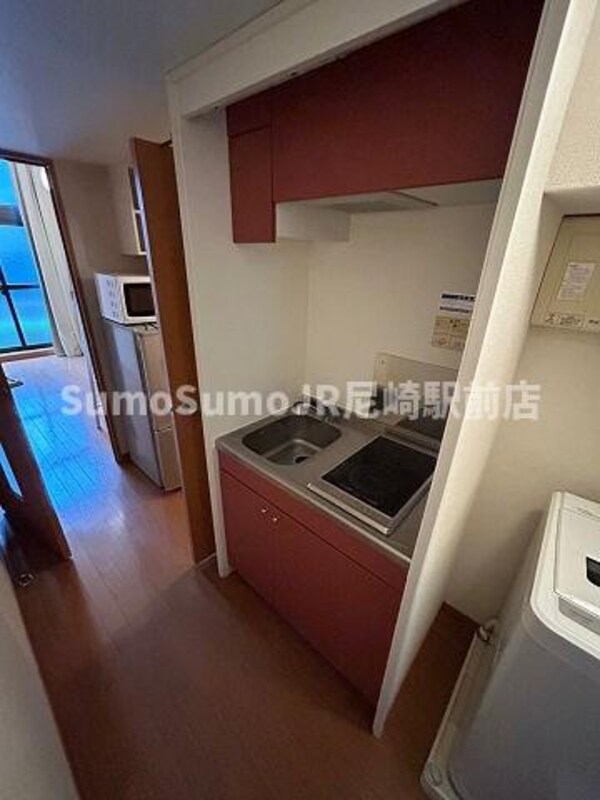 キッチン(コンパクトなキッチンで掃除もラクラク)