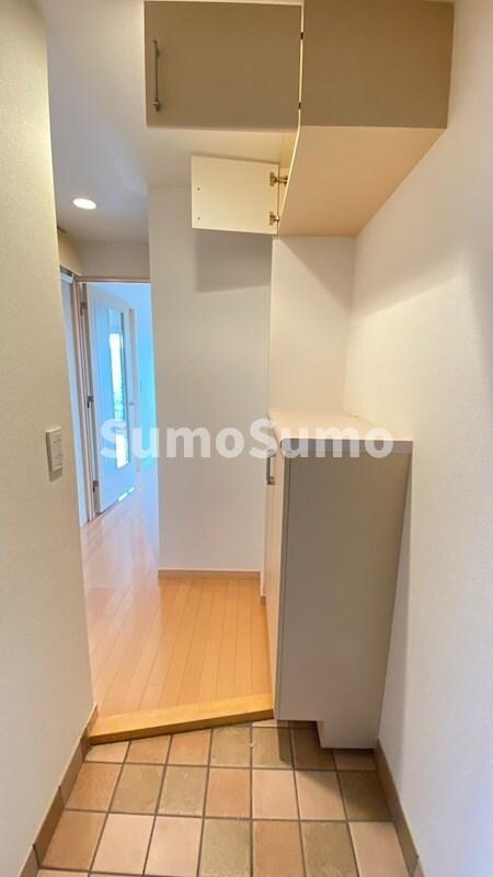 物件内観写真3　(落ち着いた玄関です)