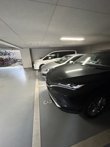 物件外観写真4　(駐車スペースもあります)