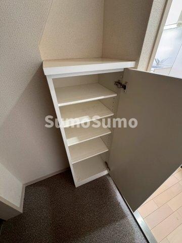 物件内観写真12　(専用の収納スペースです)