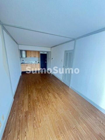 物件内観写真5　(使いやすい居間です)