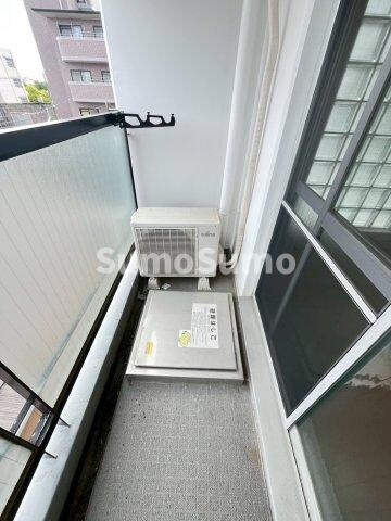 物件内観写真11　(暖かな日差しのふりそそぐバルコニー)