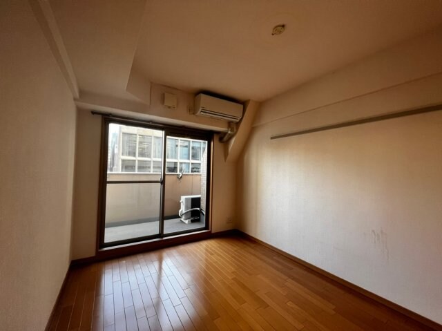 物件内観写真7　(使い勝手のいい寝室です)