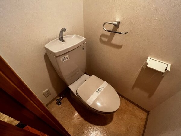 トイレ(ゆったりとした空間のトイレです)