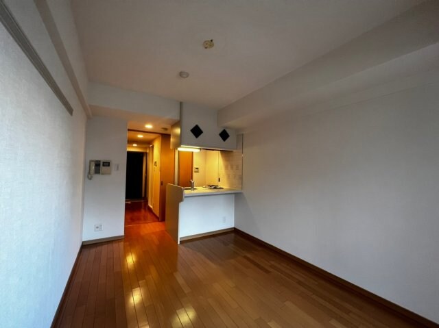 物件内観写真16　(ゆったりとしたリビングです)