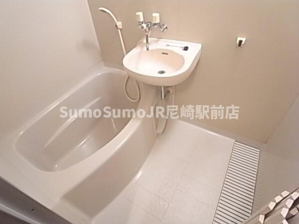洗面・脱衣所(明るい洗面所です)