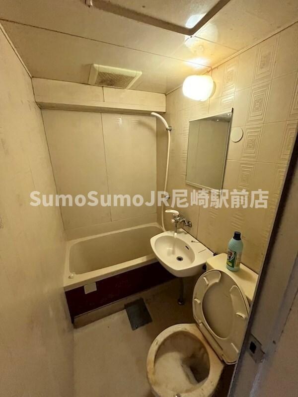 物件内観写真7　(日々の疲れを癒すお風呂付です)