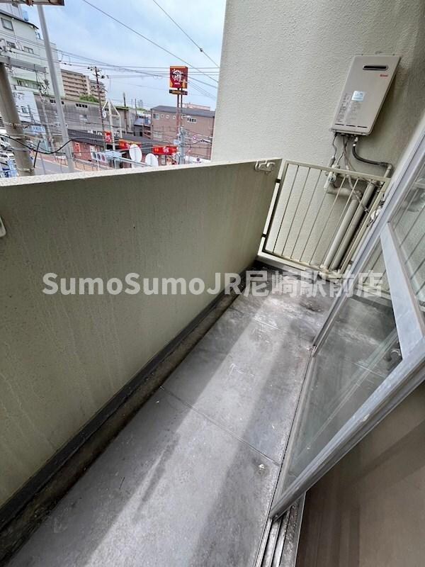 物件内観写真8　(暖かな日差しのふりそそぐバルコニー)