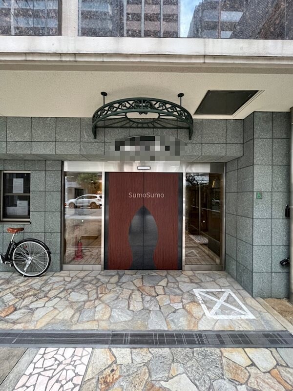 エントランス(ゆとりのあるエントランスです)