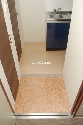 物件内観写真4　(収納もある玄関です)