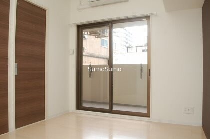 物件内観写真5　(使いやすい居間です)