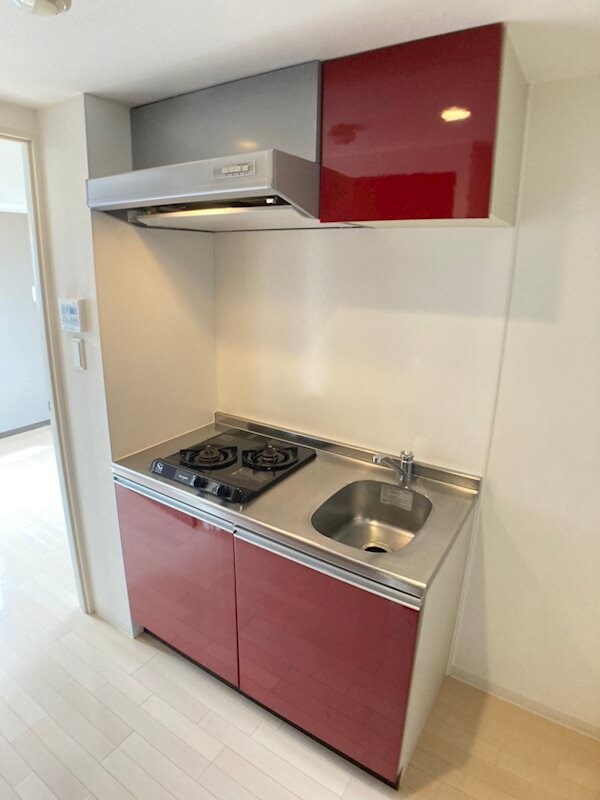 物件内観写真6　(コンパクトなキッチンで掃除もラクラク)