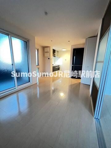 物件内観写真4　(使いやすい居間です)