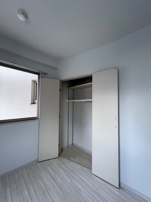 物件内観写真12　(便利な収納スペースです)