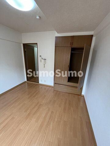 物件内観写真5　(落ち着いて過ごせるお部屋なので、寝室にいかがでしょうか)