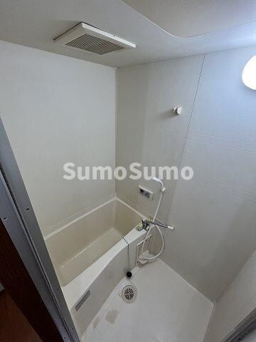 物件内観写真6　(日々の疲れを癒すお風呂付です)