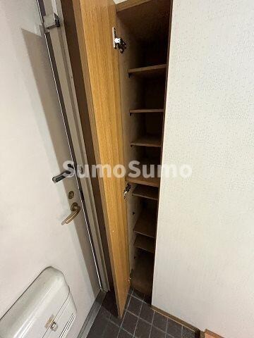 物件内観写真13　(ちょっとした収納スペースも充実しています)